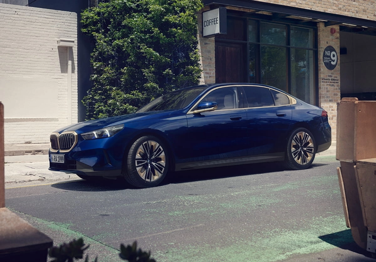 BMW 5 - main