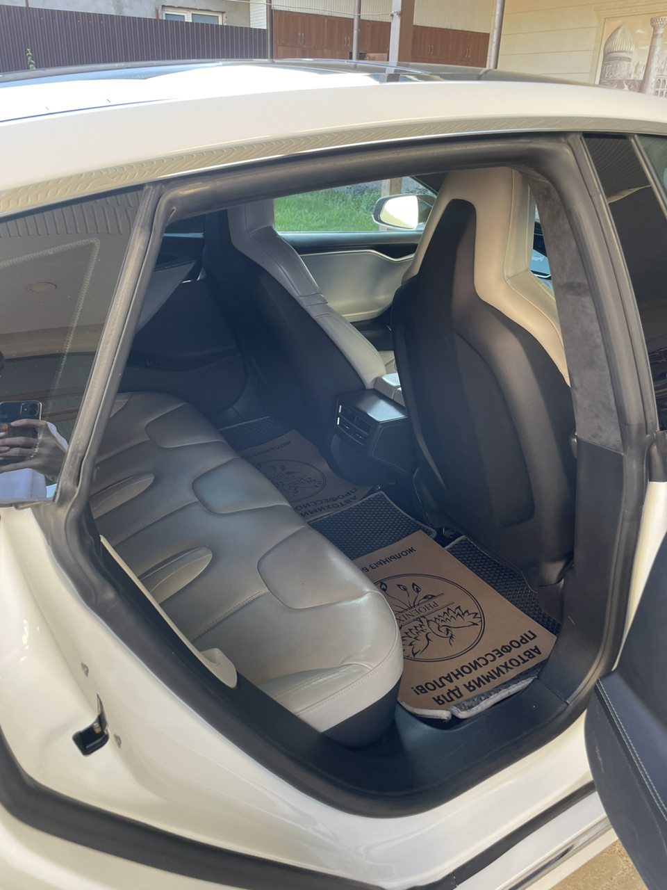 Tesla Model S 2016