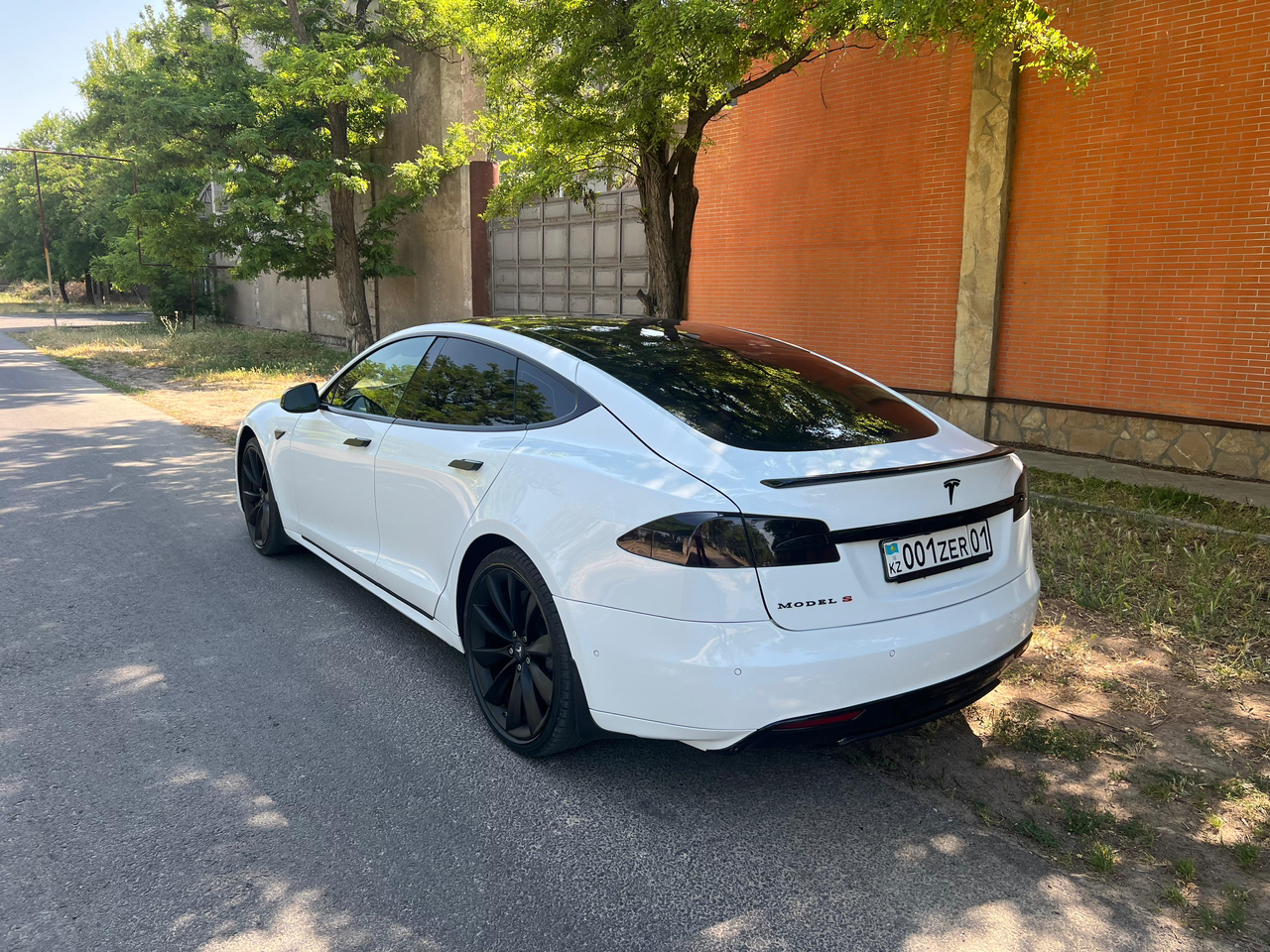 Tesla Model S 2016