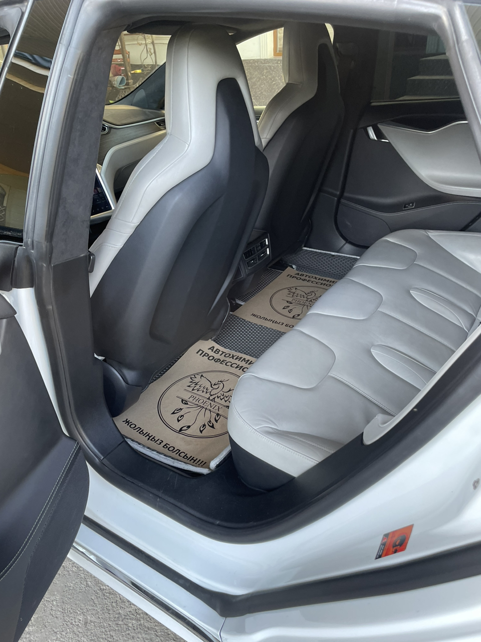 Tesla Model S 2016
