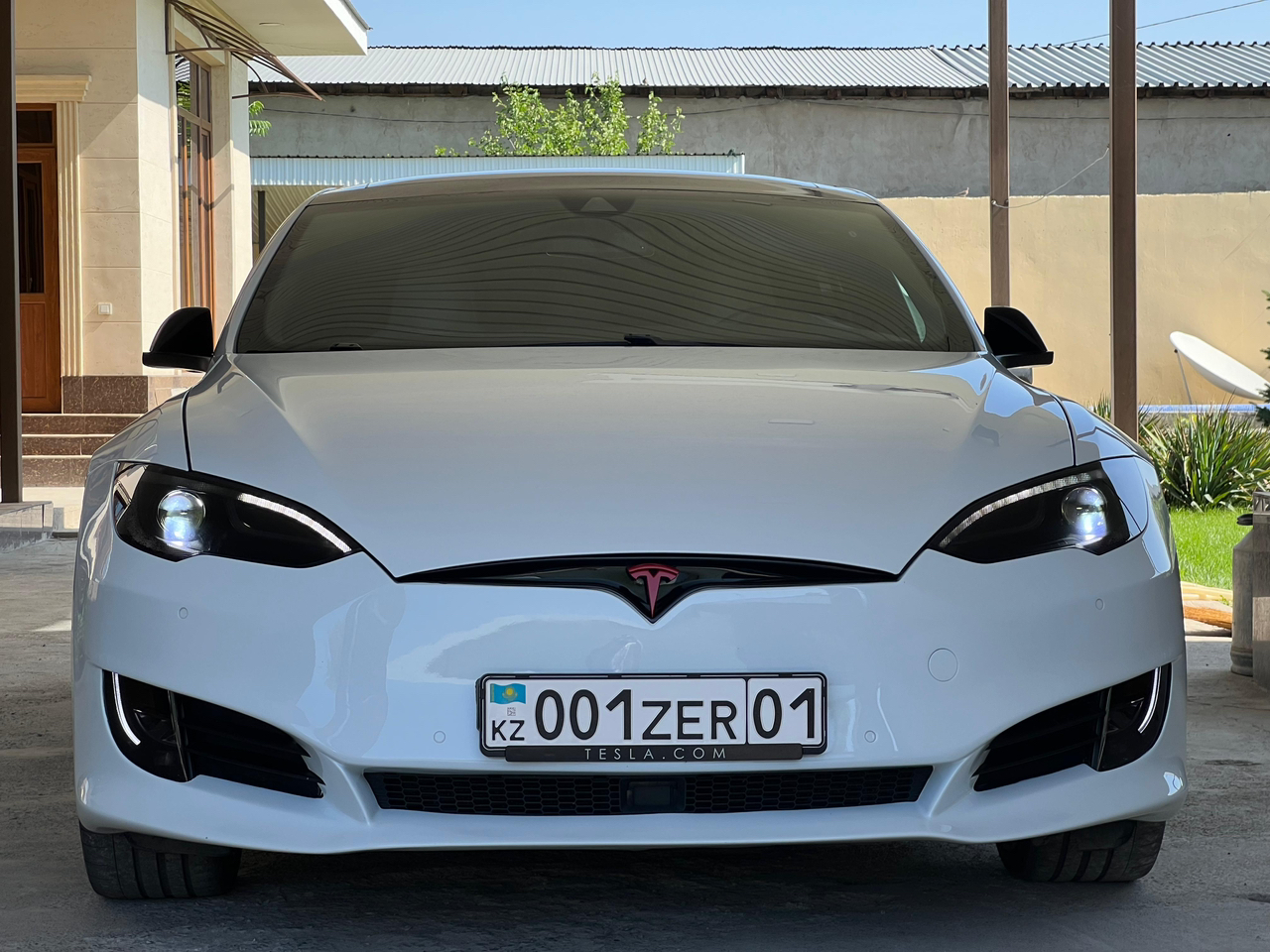 Tesla Model S 2016