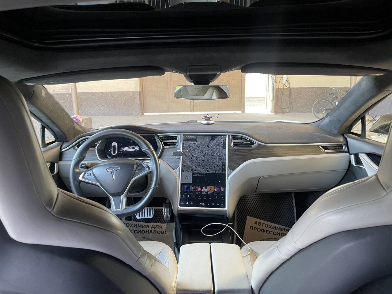 Tesla Model S 2016
