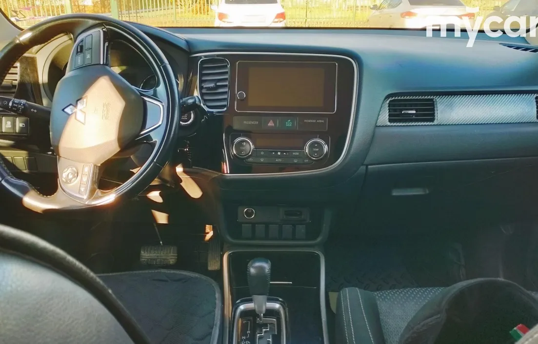 Mitsubishi Outlander 2016