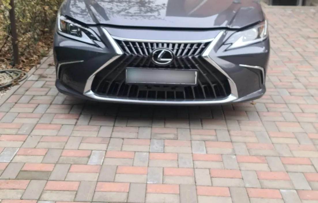 Lexus ES 2022