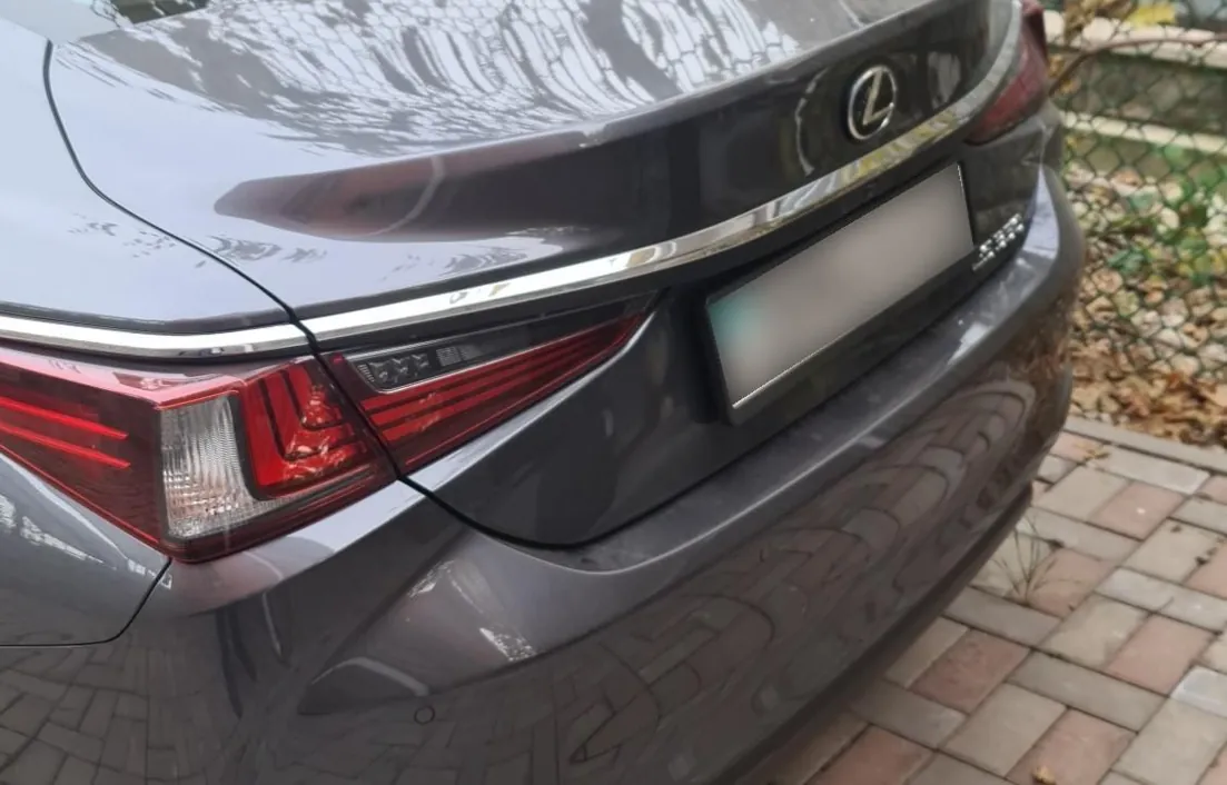 Lexus ES 2022