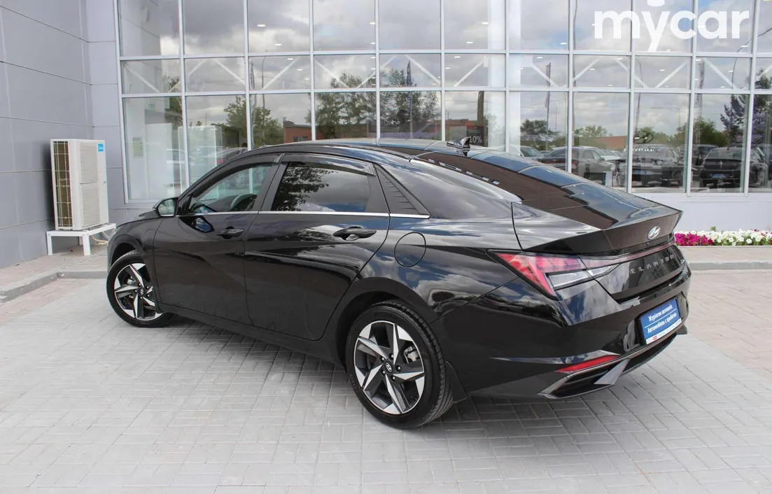 Hyundai Elantra 2021