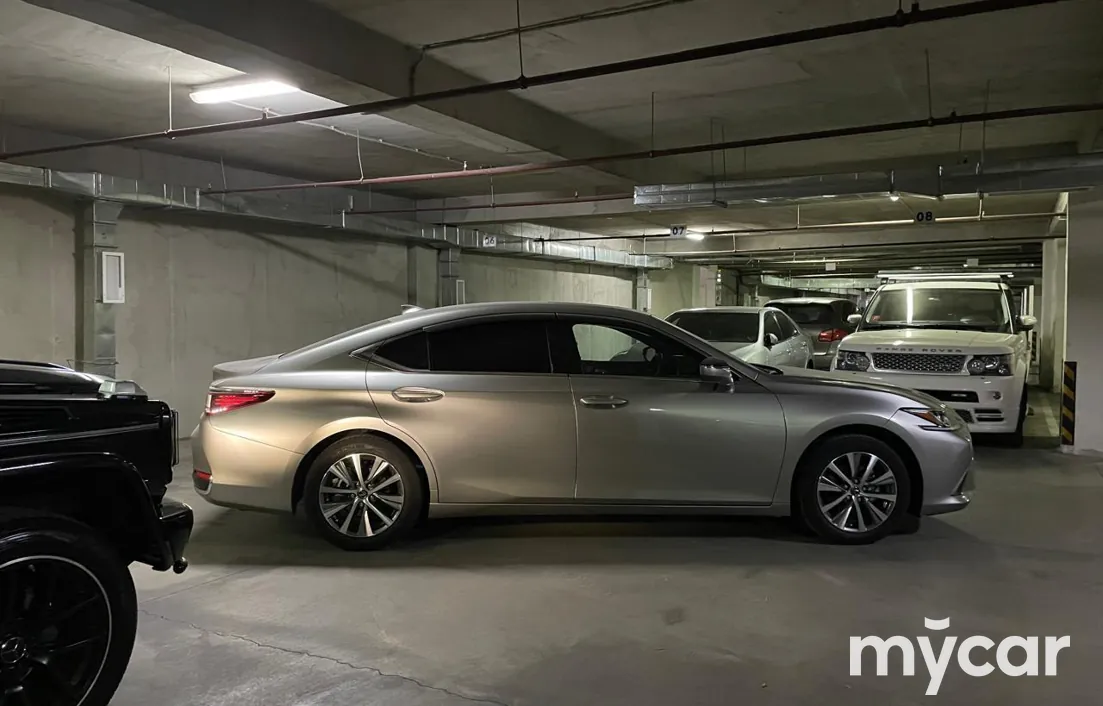 Lexus ES 2019