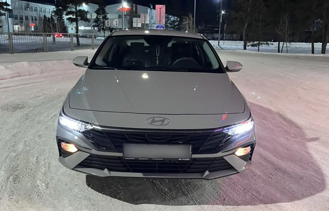 Hyundai Elantra 2024