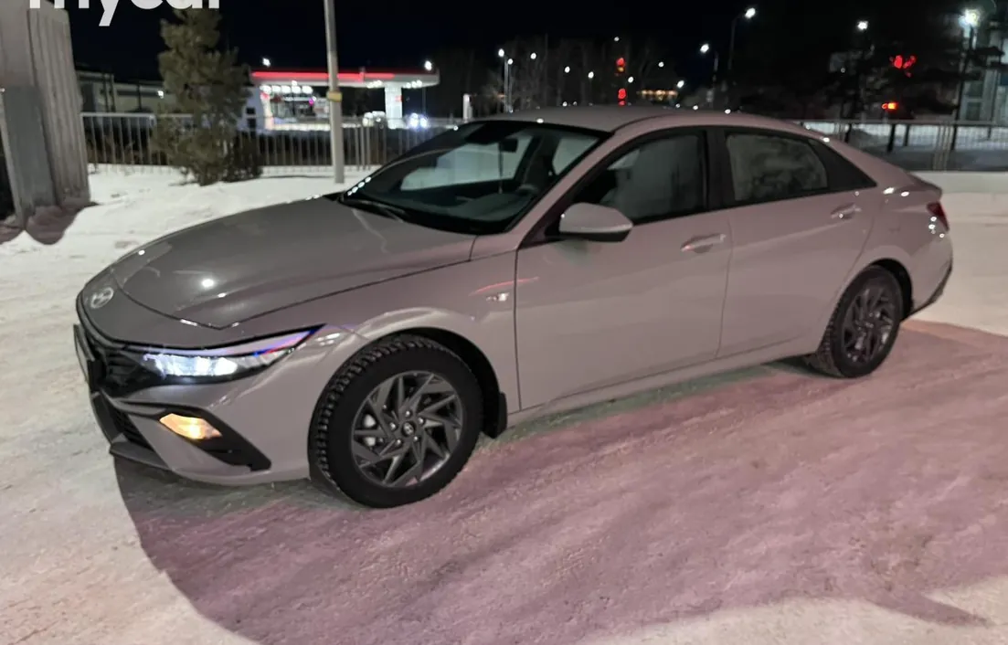 Hyundai Elantra 2024