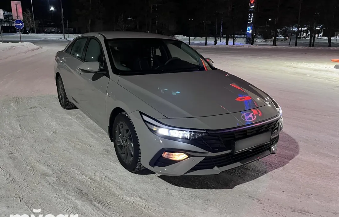 Hyundai Elantra 2024