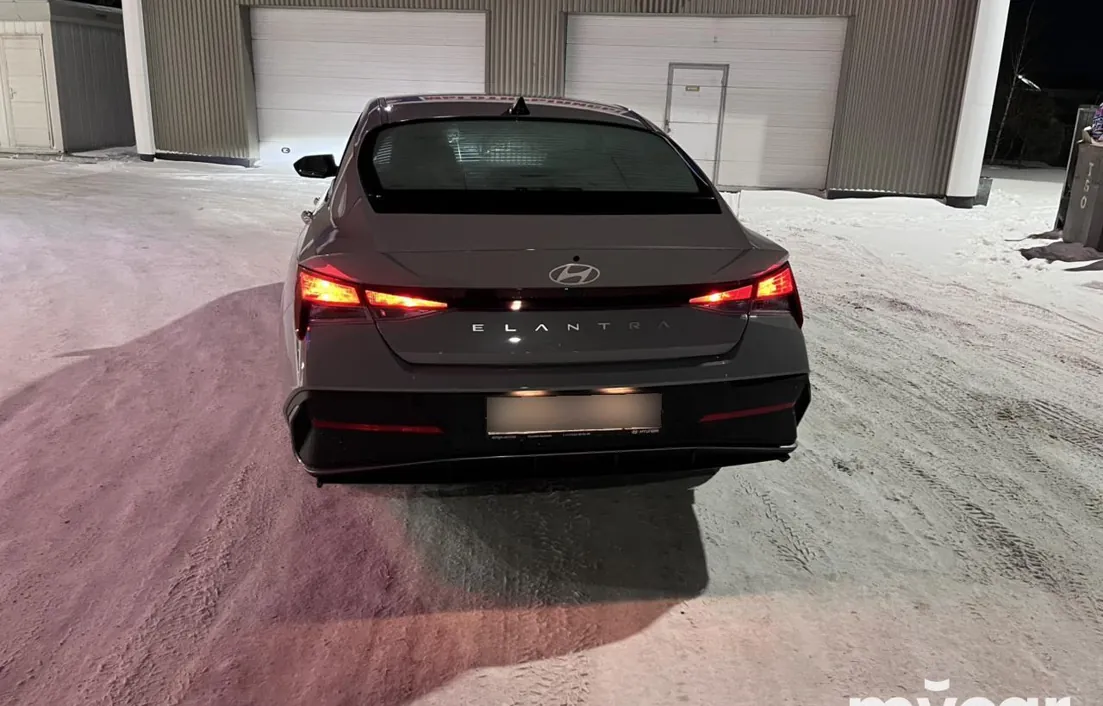 Hyundai Elantra 2024