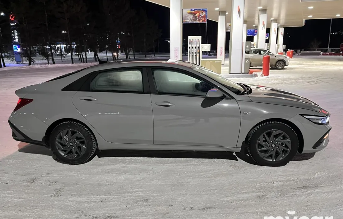 Hyundai Elantra 2024