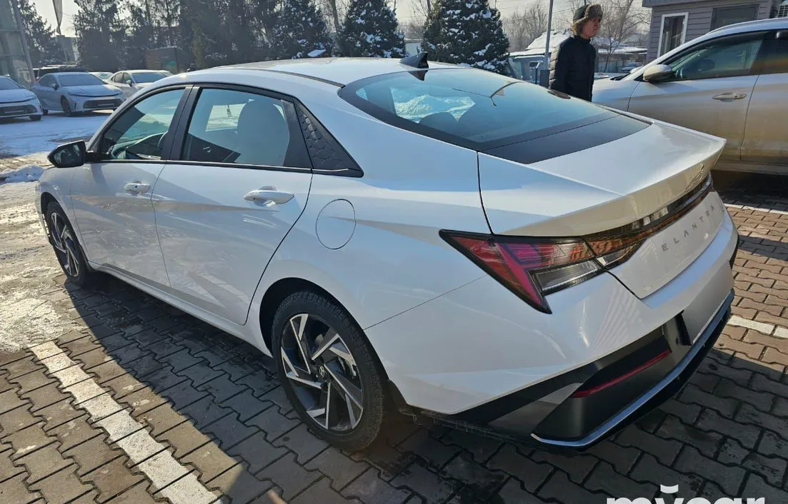 Hyundai Elantra 2024