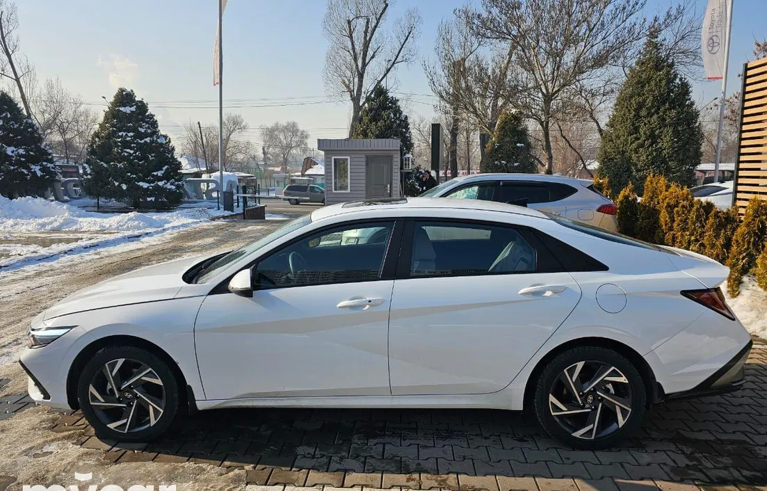 Hyundai Elantra 2024