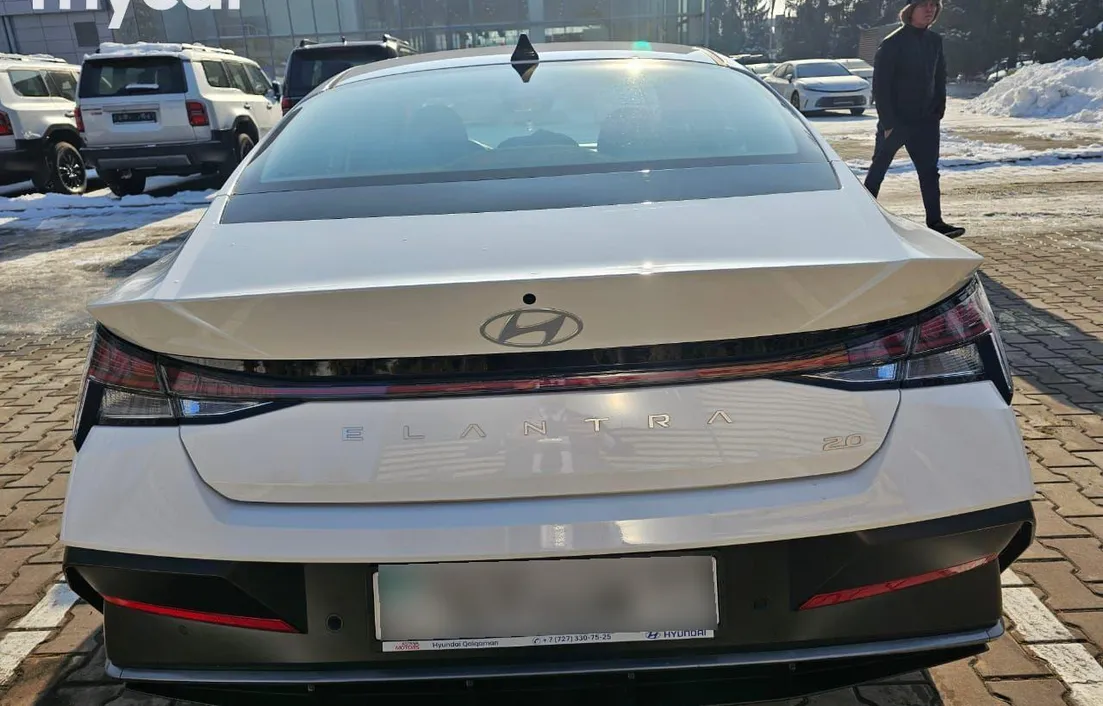Hyundai Elantra 2024