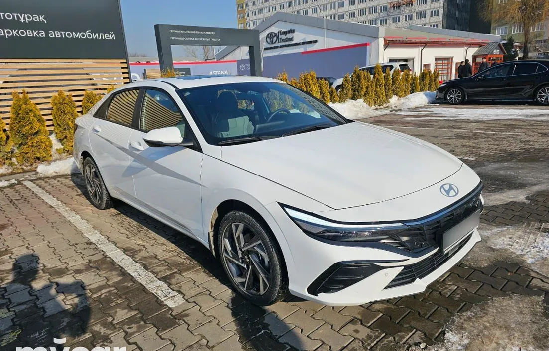 Hyundai Elantra 2024