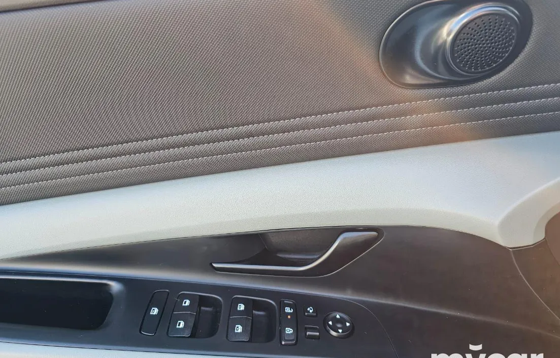 Hyundai Elantra 2024