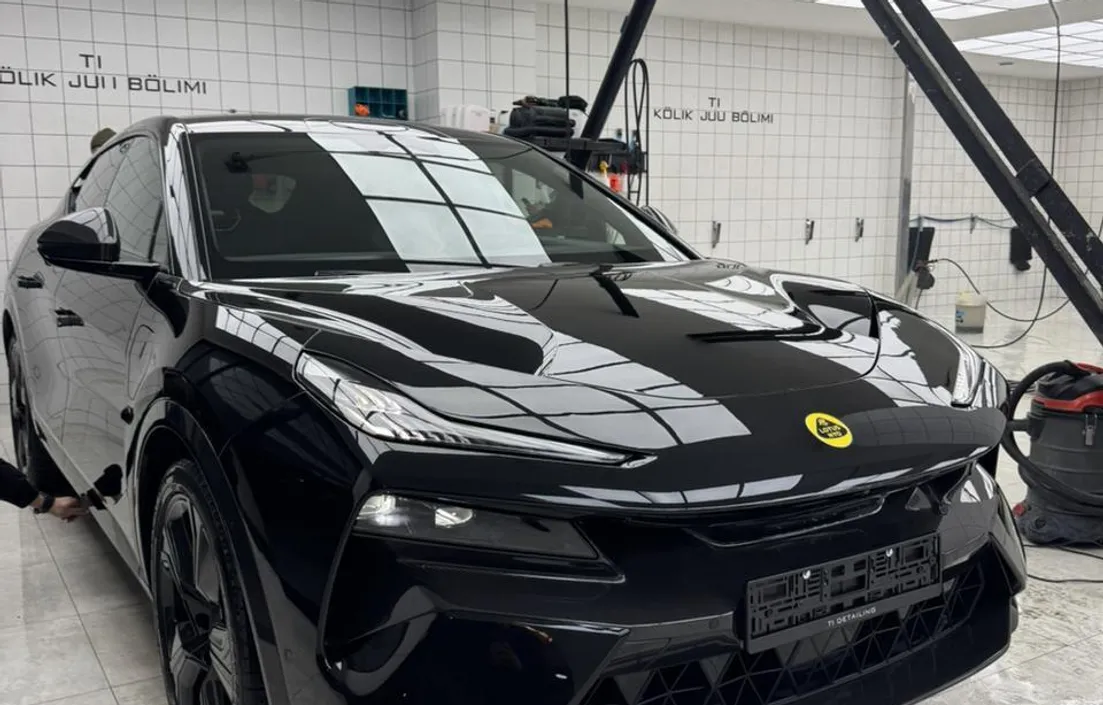 Lotus Eletre 2023