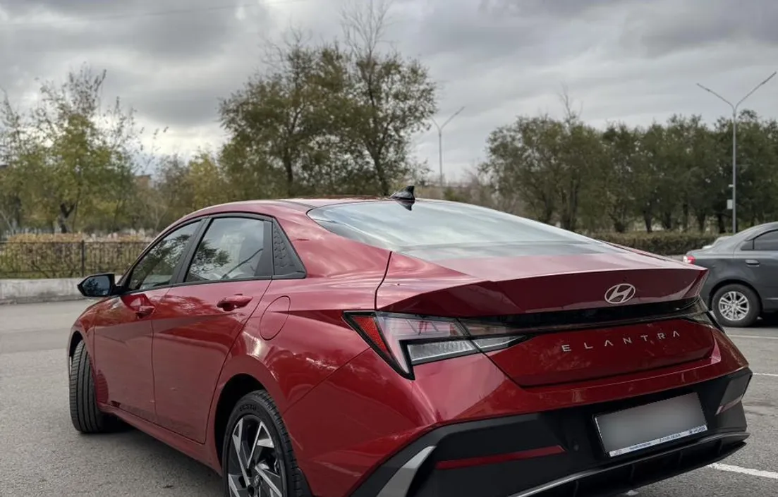 Hyundai Elantra 2025