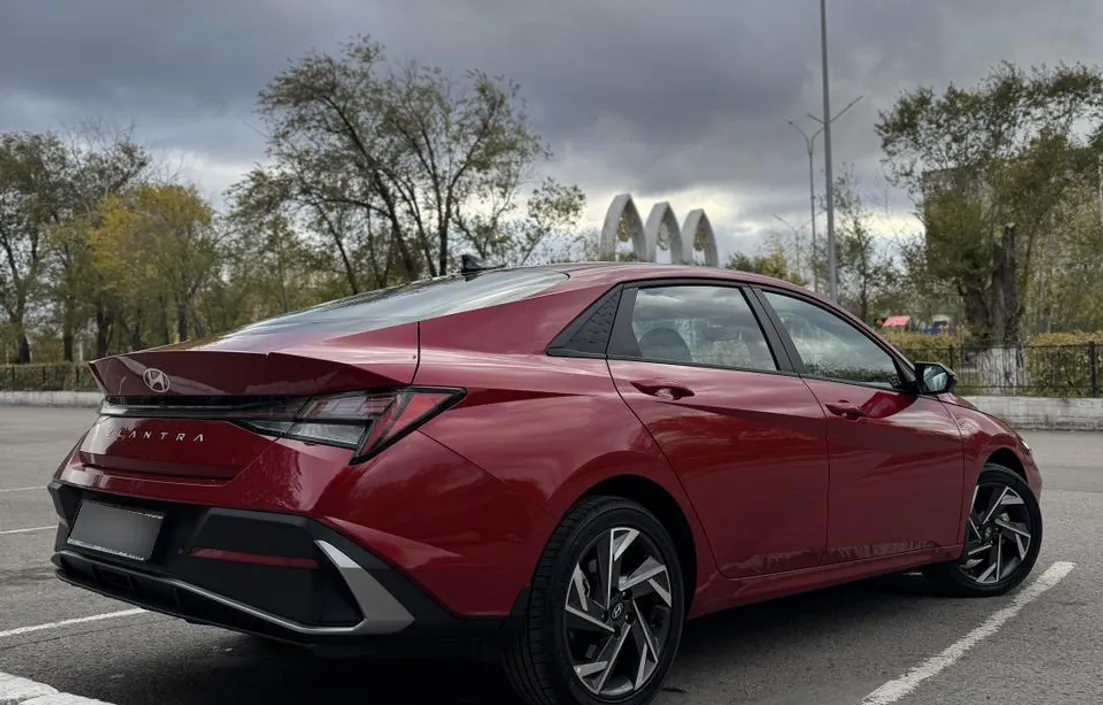 Hyundai Elantra 2025