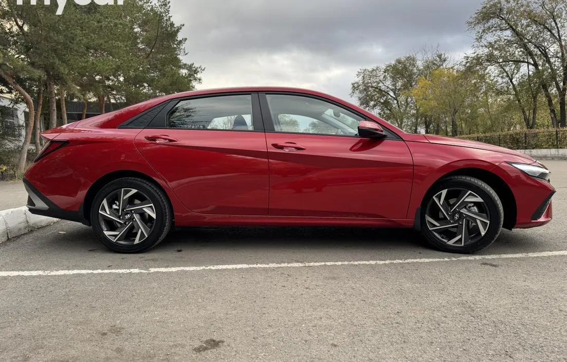 Hyundai Elantra 2025