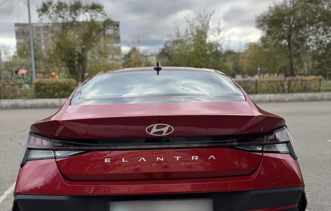 Hyundai Elantra 2025