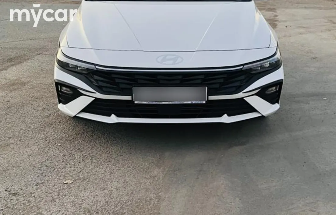 Hyundai Elantra 2024