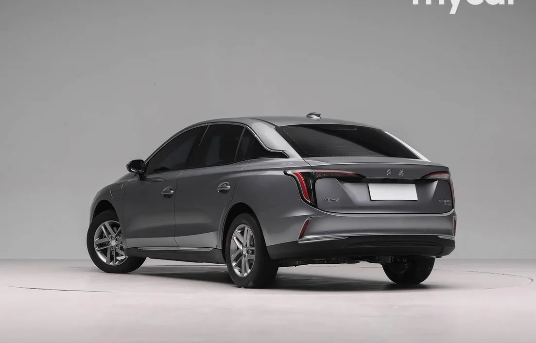 Hongqi E-QM5 2025