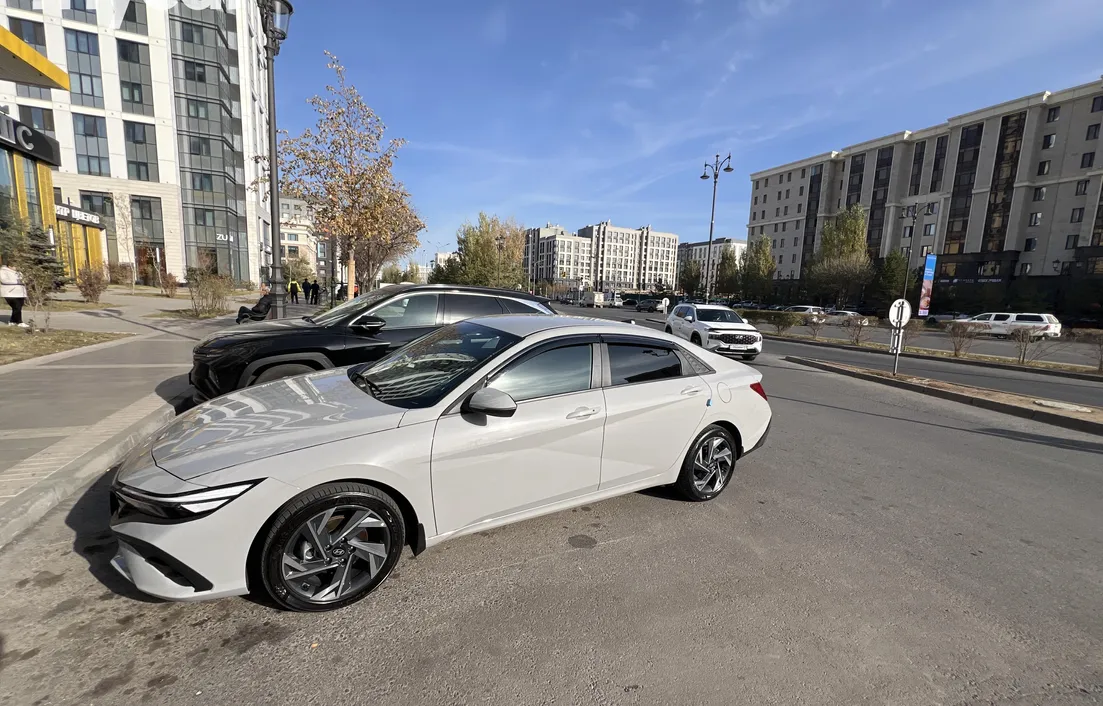 Hyundai Elantra 2025