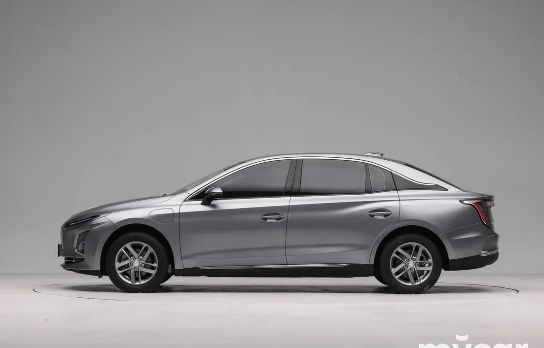 Hongqi E-QM5 2025