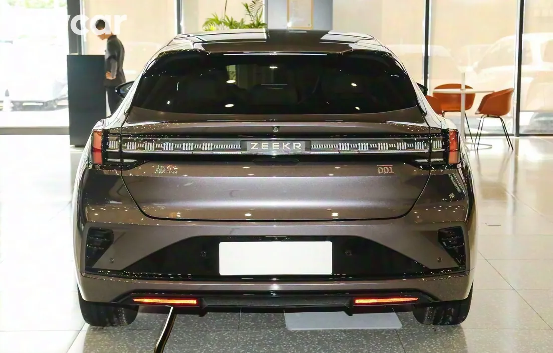 Zeekr 001 2024