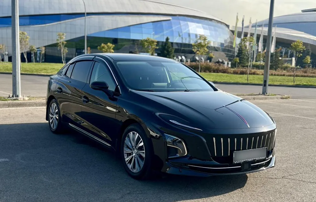 Hongqi E-QM5 2024