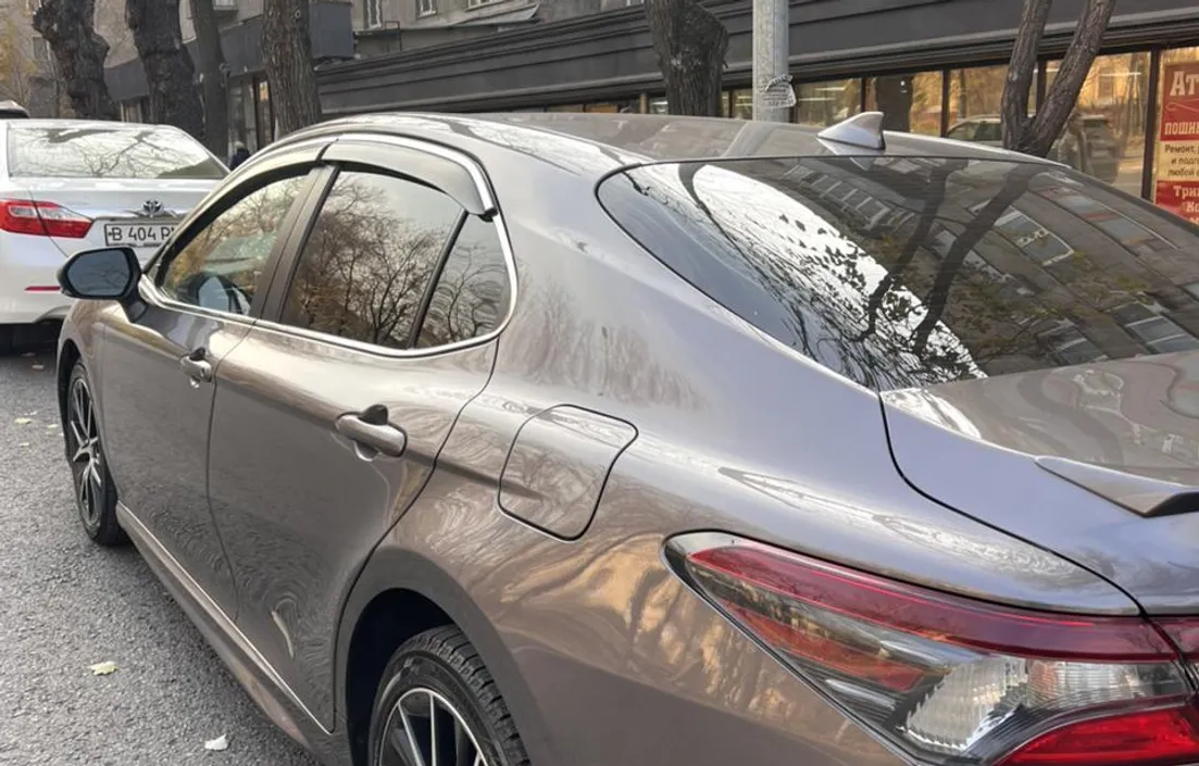 Toyota Camry 2021