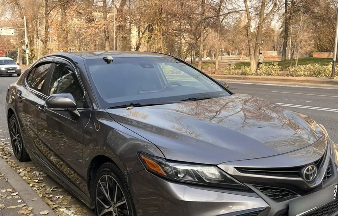 Toyota Camry 2021