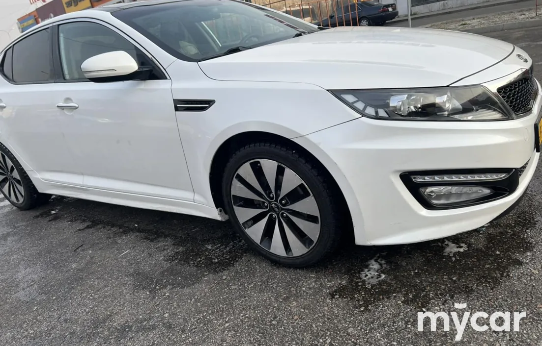 Kia K5 2011