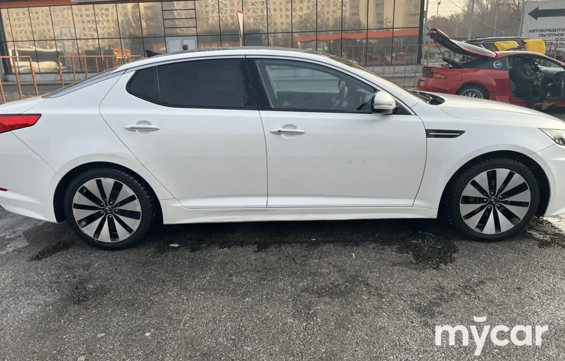 Kia K5 2011