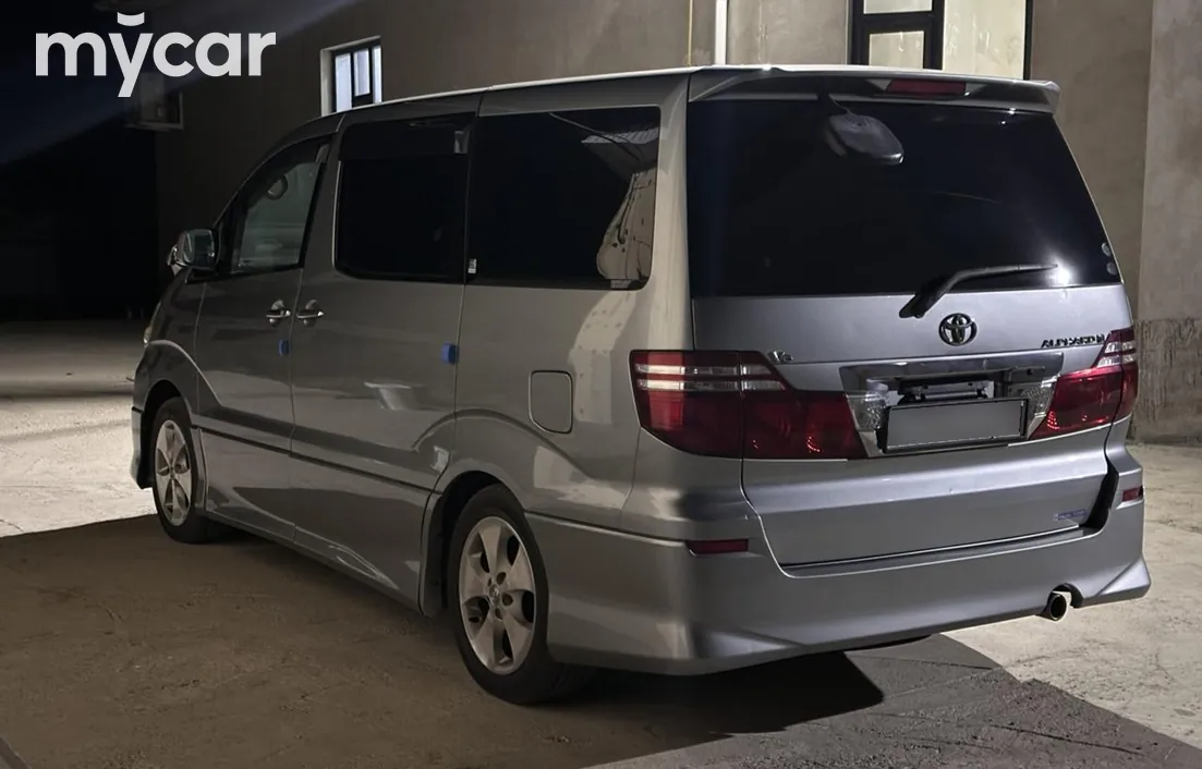 Toyota Alphard 2004