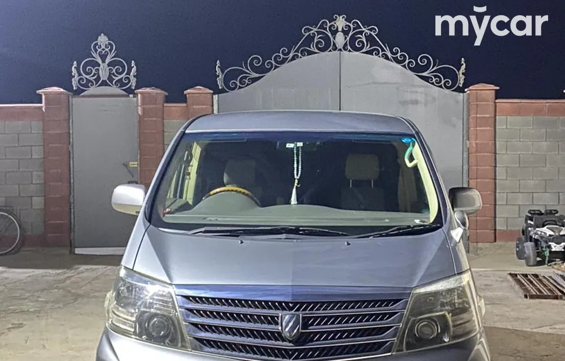Toyota Alphard 2004