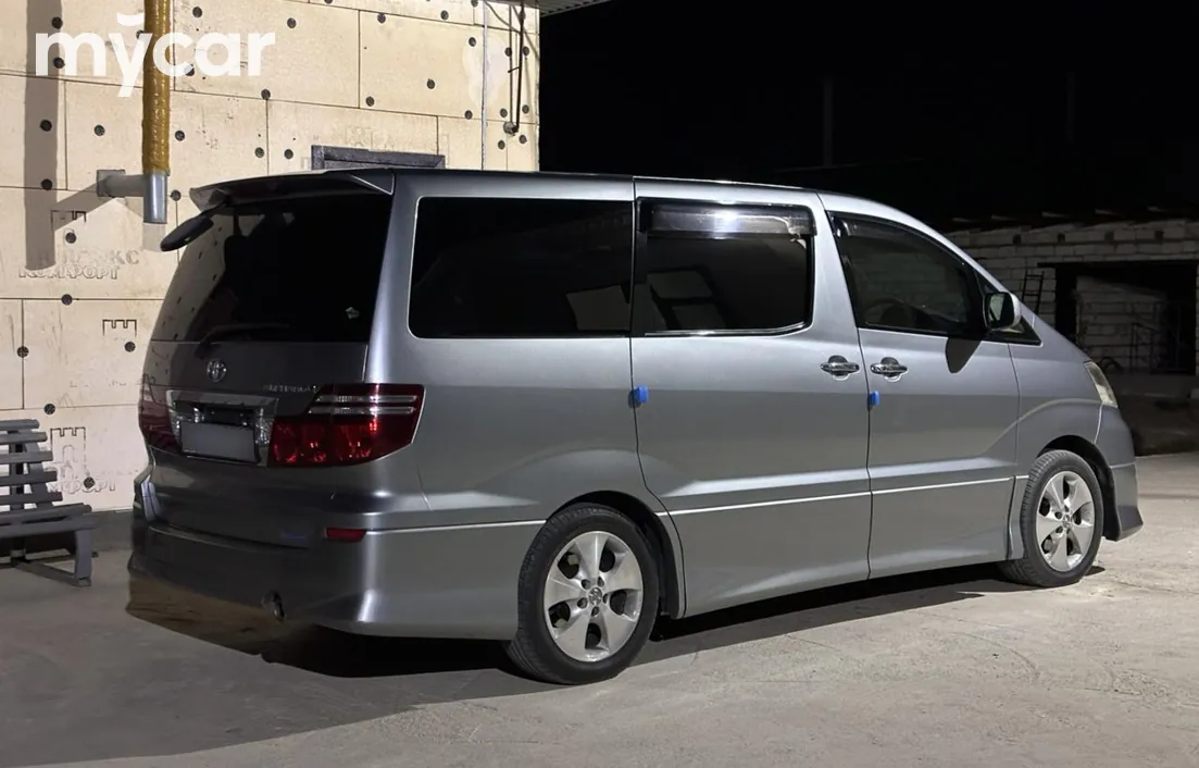 Toyota Alphard 2004