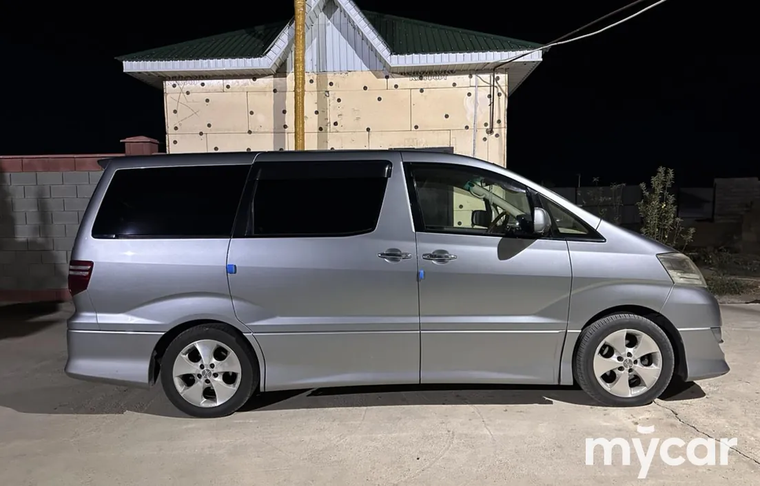 Toyota Alphard 2004