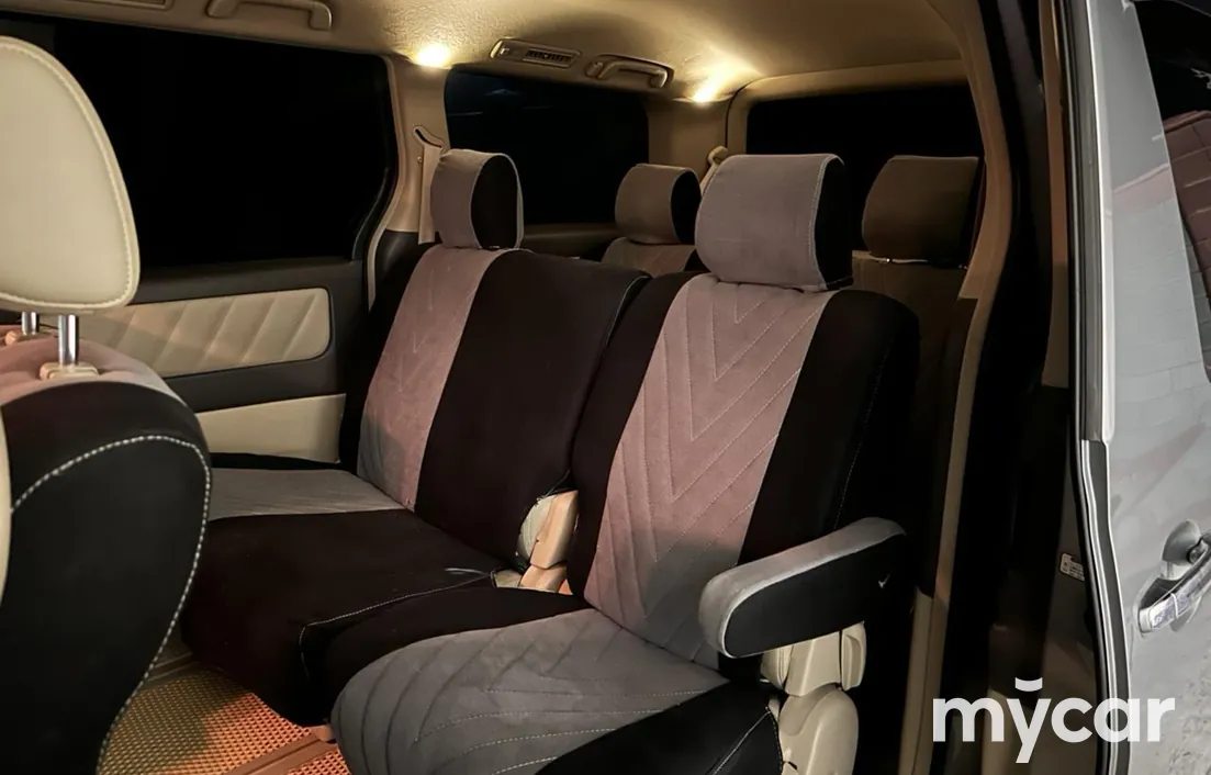 Toyota Alphard 2004