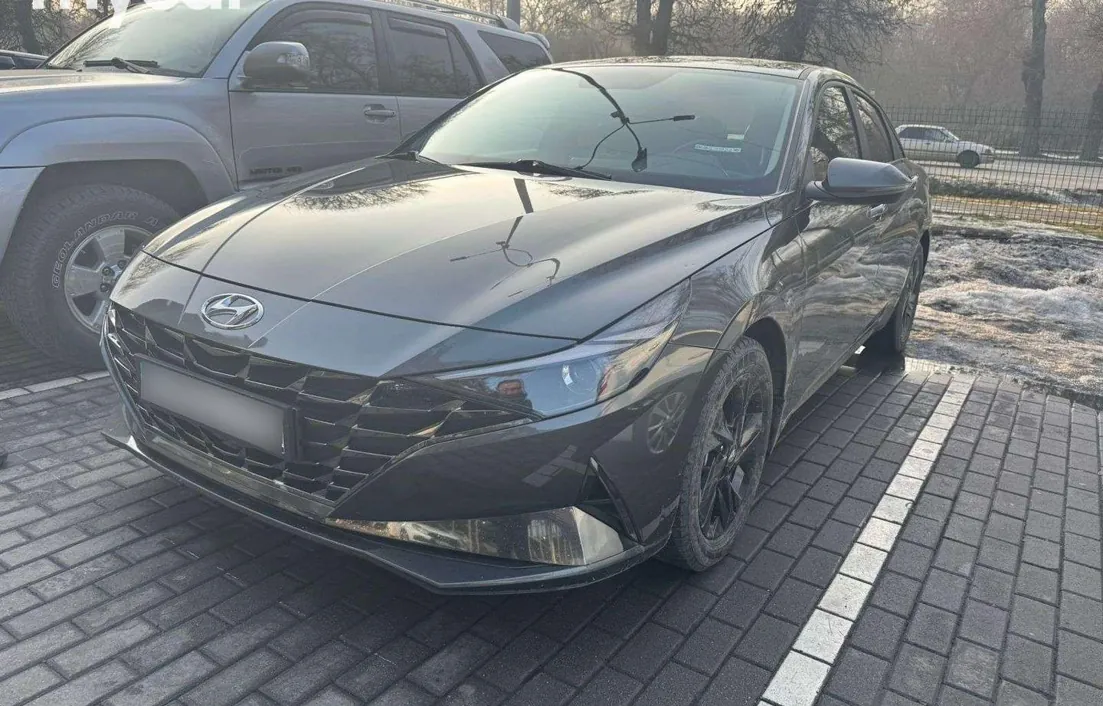 Hyundai Elantra 2022