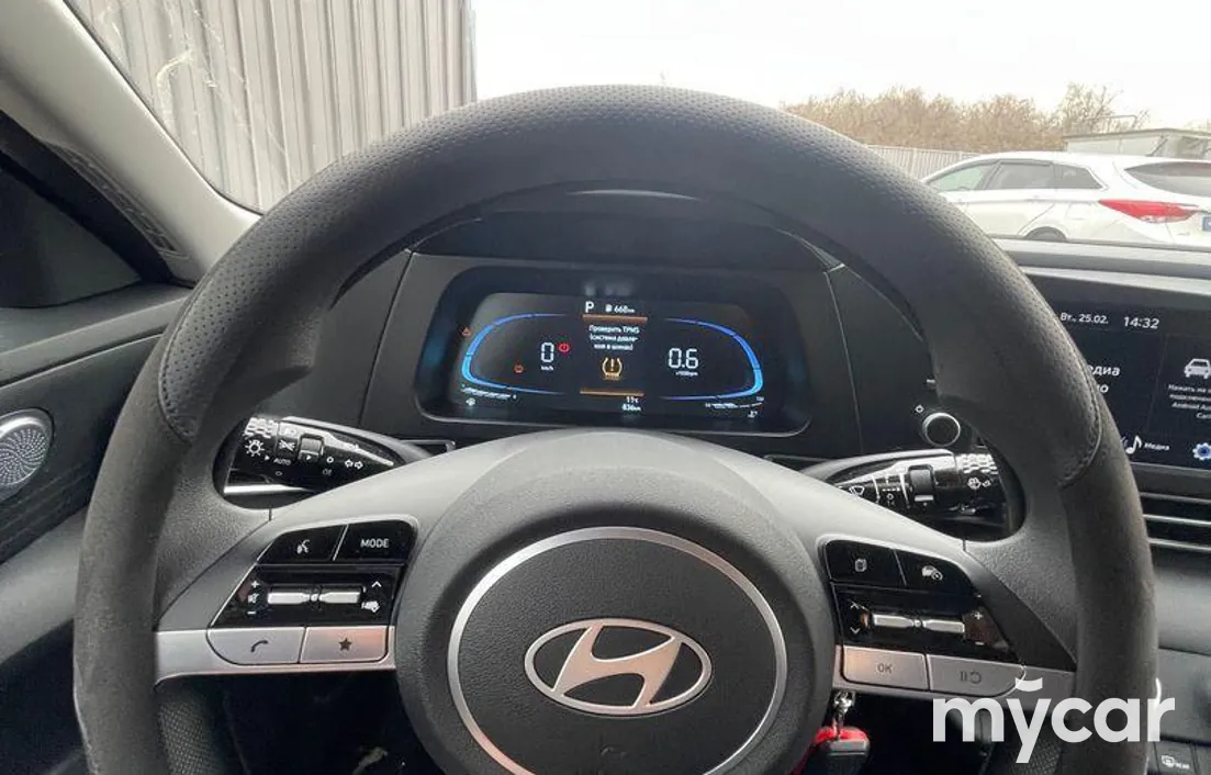 Hyundai Elantra 2024