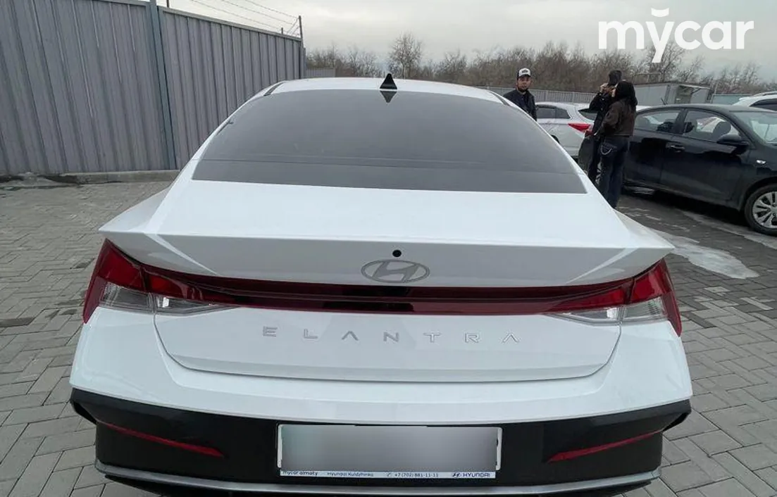 Hyundai Elantra 2024