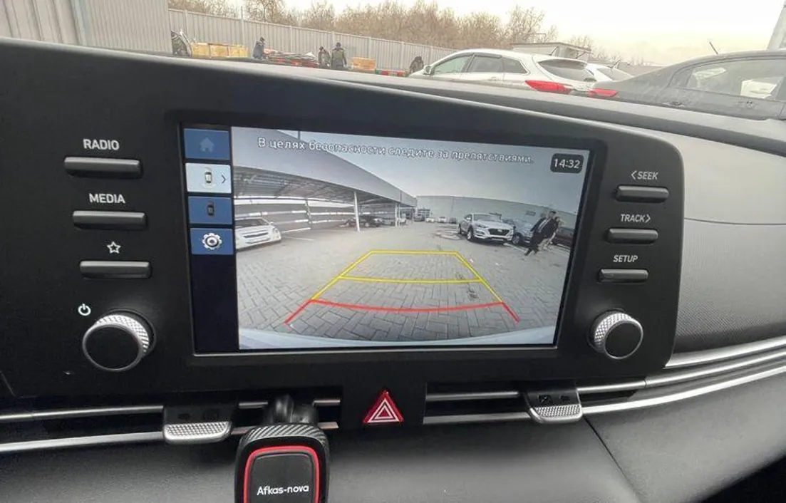 Hyundai Elantra 2024
