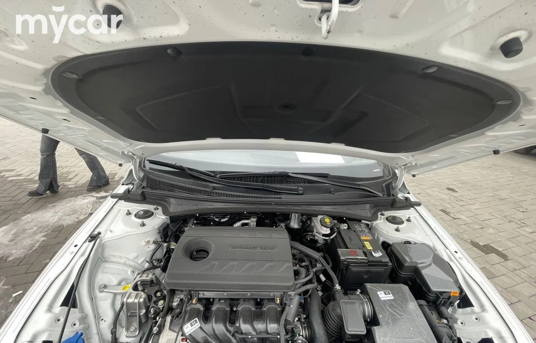 Hyundai Elantra 2024