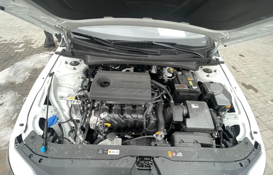 Hyundai Elantra 2024