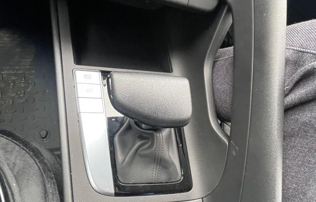 Hyundai Elantra 2024