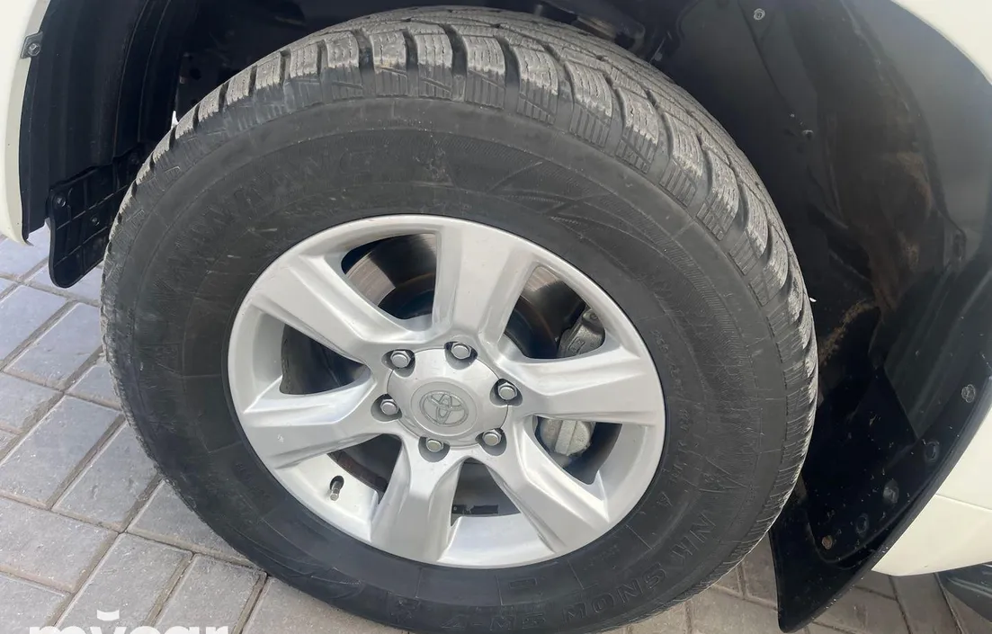 Toyota Land Cruiser Prado 2013