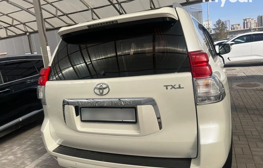 Toyota Land Cruiser Prado 2013